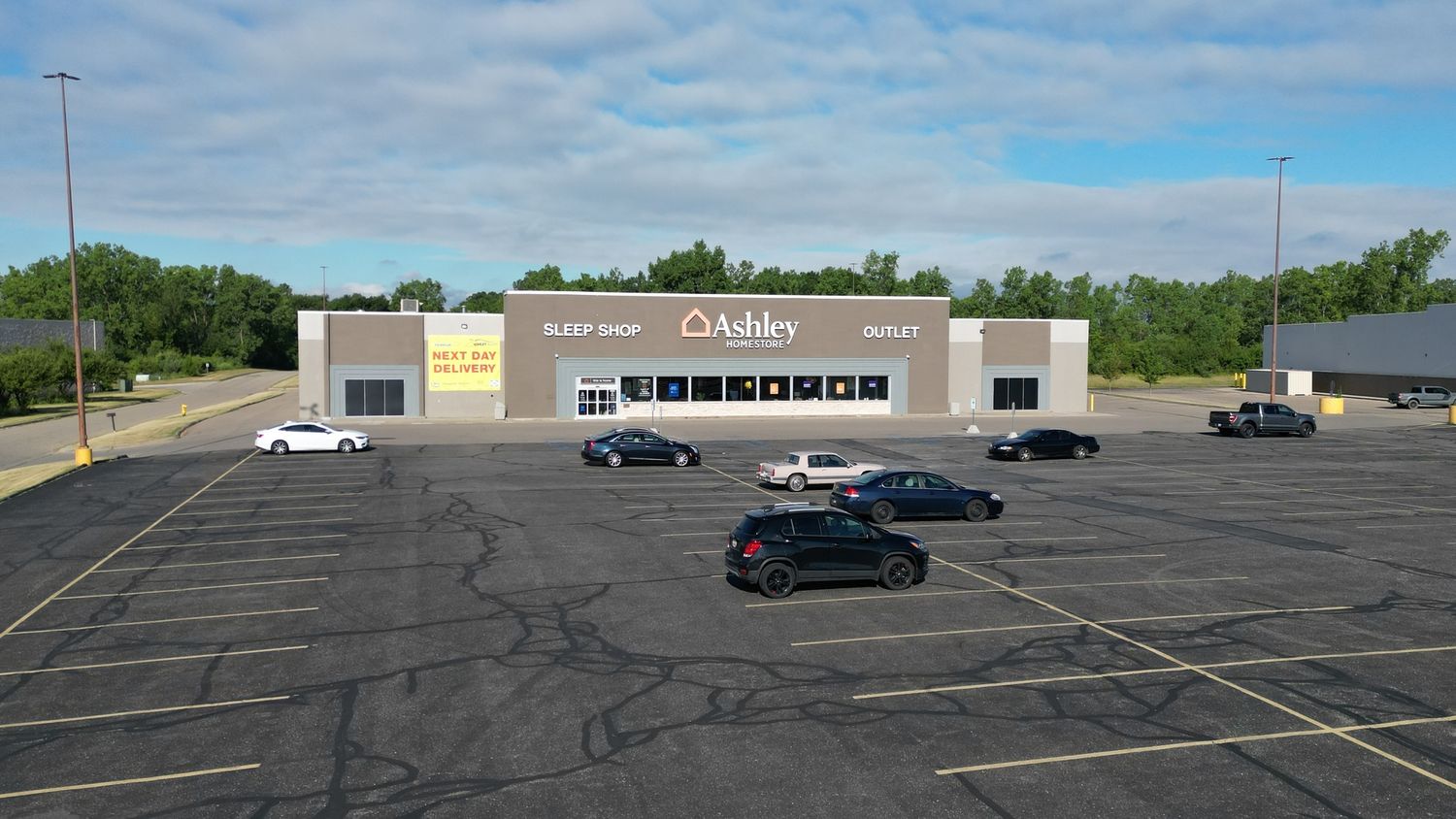 Ashley | Flint, MI: 3250 S Linden Rd, Flint, MI 48507